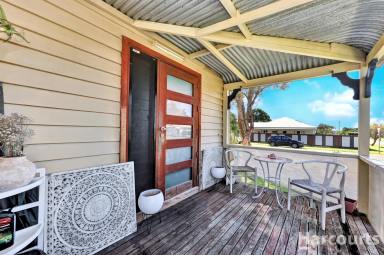 House For Sale - QLD - Walkervale - 4670 - Investors and First Home Buyers Dream !!  (Image 2)