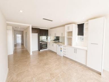 Unit For Lease - NSW - North Wollongong - 2500 - NORTH WOLLONGONG MODERN 3 BED UNIT  (Image 2)