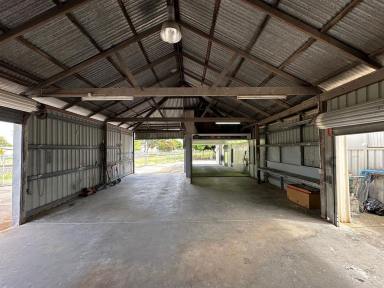 Industrial/Warehouse For Lease - QLD - Park Avenue - 4701 - Industrial Shed For Lease: Ideal for Mechanics or Paintwork (Image 2)