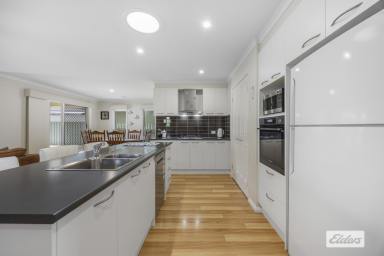 House For Sale - VIC - Ararat - 3377 - Immaculate Central Low Maintenance Investment  (Image 2)