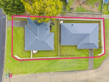 House For Sale - NSW - Lithgow - 2790 - Smart Investment with Two Separate 3‑Bedroom Homes  (Image 2)