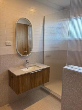 Flat Leased - VIC - Thornbury - 3071 - Unit in the heart of Thornbury, opposite Penders Park  (Image 2)