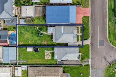 House For Sale - NSW - Karuah - 2324 - EVERYTHING YOU NEED AT YOUR DOORSTEP!  (Image 2)