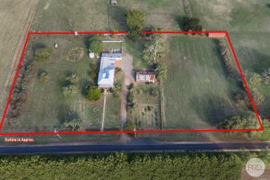 House For Sale - VIC - Addington - 3352 - A Peaceful Country Retreat On 3 Acres  (Image 2)