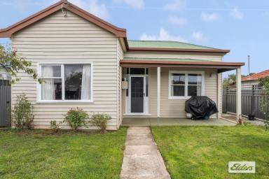 House For Sale - TAS - Ulverstone - 7315 - CHARMING & PRACTICAL HOME  (Image 2)