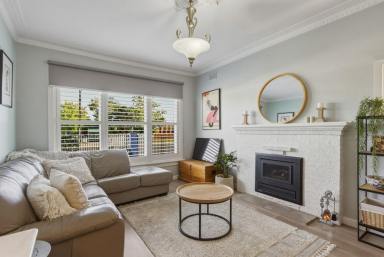 House For Sale - VIC - White Hills - 3550 - Charming Weatherboard Home Ready to Move In  (Image 2)