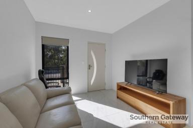 House For Lease - WA - Kwinana Town Centre - 6167 - Modern Living in the Heart of Kwinana Town Centre (Image 2)