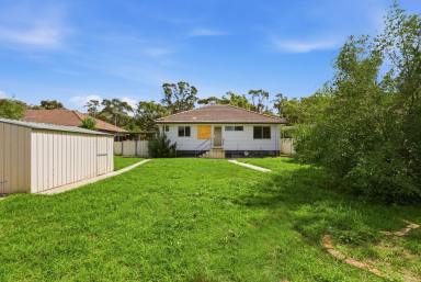 House For Sale - VIC - North Bendigo - 3550 - Renovator's Delight!  (Image 2)