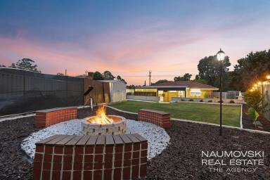 House For Sale - WA - Girrawheen - 6064 - ENTERTAINERS DREAM WITH BONUS DEVELOPMENT POTENTIAL! (Image 2)