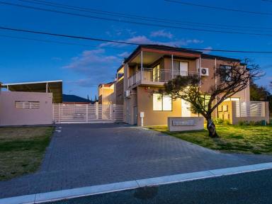 Apartment For Sale - WA - Westminster - 6061 - EASY CARE LIFESTYLE LIVING!  (Image 2)