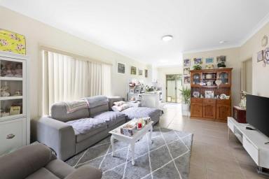 Block of Units Sold - QLD - Harristown - 4350 - Triplex Investment with Long Term Tenants!  (Image 2)