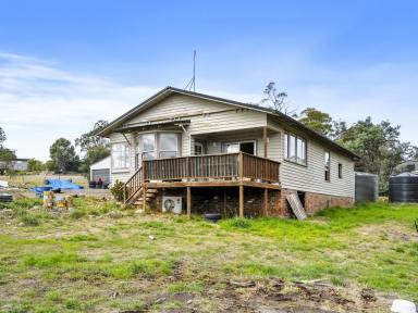 House For Sale - TAS - Forcett - 7173 - Calling all buyers looking for a project! (Image 2)