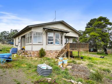 House For Sale - TAS - Forcett - 7173 - Calling all buyers looking for a project! (Image 2)