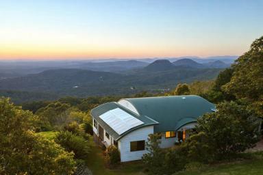 House For Sale - QLD - East Toowoomba - 4350 - Blue Chip Location and a Big Range View! (Image 2)
