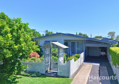 House For Sale - QLD - Bundaberg North - 4670 - Exceptional Dual-Living Opportunity - Ideal for Investors & Airbnb Income! (Image 2)