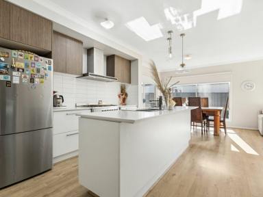 House For Sale - VIC - Wy Yung - 3875 - MODERN, LOW-MAINTENANCE LIVING IN THE HEART OF WY YUNG  (Image 2)