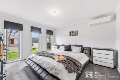 House For Sale - VIC - Pakenham - 3810 - ONE FOR THE GROWING FAMILY (Image 2)