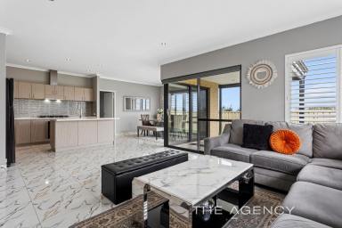 House For Sale - WA - Madeley - 6065 - MODERN, STYLISH, EASY-CARE LIVING!  (Image 2)