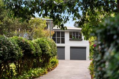 House For Sale - QLD - Middle Ridge - 4350 - Fully Renovated Acreage Retreat only 150m from Toowoomba Golf Club  (Image 2)