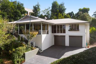 House For Sale - QLD - Middle Ridge - 4350 - Fully Renovated Acreage Retreat only 150m from Toowoomba Golf Club (Image 2)