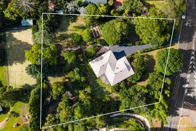 House For Sale - QLD - Middle Ridge - 4350 - Fully Renovated Acreage Retreat only 150m from Toowoomba Golf Club (Image 2)