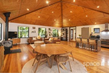 House For Sale - WA - Margaret River - 6285 - Creativity and Tranquil Home  (Image 2)