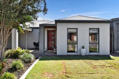 House For Sale - VIC - Red Cliffs - 3496 - Huge Shed and Practical Living in Quiet Court Location  (Image 2)