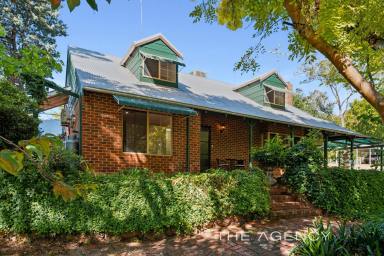 House For Sale - WA - Mundaring - 6073 - Throw Away the Keys.. So much Versatility.. Beautiful  (Image 2)