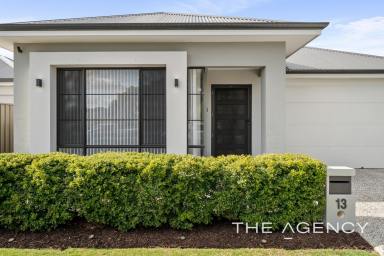 House For Sale - WA - Piara Waters - 6112 - The Perfect Family Home Packed with Space & Features!  (Image 2)