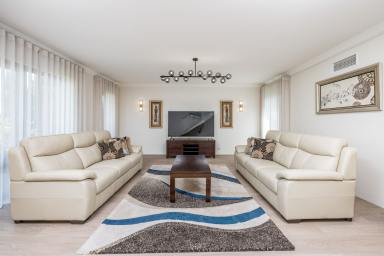 House For Sale - WA - Iluka - 6028 - THE EASY LIFE !!  (Image 2)