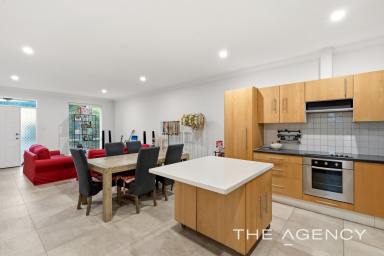 Duplex/Semi-detached For Sale - WA - Carlisle - 6101 - Modern Comfort and Effortless Living in a Prime Carlisle Locale  (Image 2)
