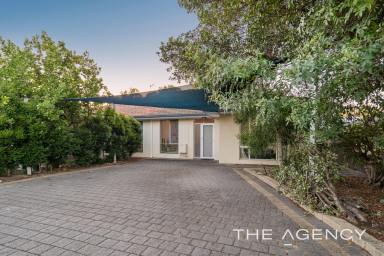 House For Sale - WA - Carlisle - 6101 - Modern Comfort and Effortless Living in a Prime Carlisle Locale  (Image 2)