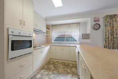 House For Lease - VIC - Hamilton - 3300 - Brick Family Home  (Image 2)