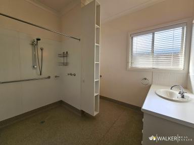 House For Sale - VIC - Kyabram - 3620 - Classic Cream B/V Home – Handy Location  (Image 2)