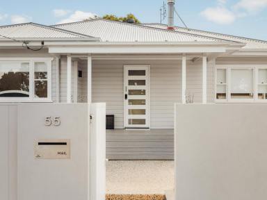 House For Sale - QLD - South Toowoomba - 4350 - Fully Renovated Family Home with Direct Access to Anderson Park  (Image 2)