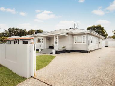 House For Sale - QLD - South Toowoomba - 4350 - Fully Renovated Family Home with Direct Access to Anderson Park  (Image 2)