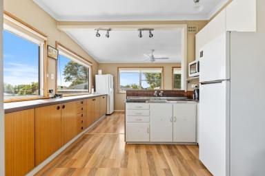 House For Sale - NSW - Kandos - 2848 - WELL-MAINTAINED & MOVE-IN READY  (Image 2)