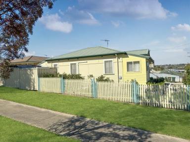 House For Sale - NSW - Young - 2594 - ON A TIGHTER BUDGET?  (Image 2)