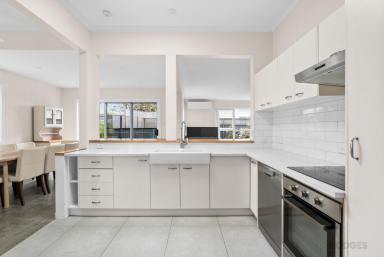 Unit Leased - VIC - Aspendale - 3195 - FAMILY HOME IN THE HEART OF ASPENDALE  (Image 2)