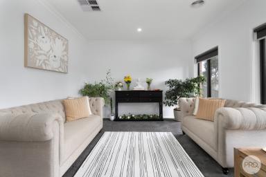 House For Lease - VIC - Alfredton - 3350 - ELEGANT LIVING IN PRIME LOCATION  (Image 2)