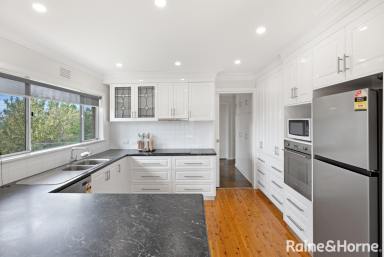 House For Sale - NSW - Kooringal - 2650 - Life Is Too Short For Boring  (Image 2)