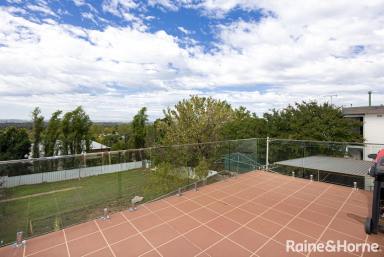 House For Sale - NSW - Kooringal - 2650 - Life Is Too Short For Boring  (Image 2)