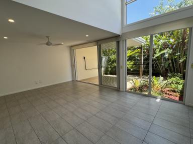 Townhouse For Sale - NSW - Coffs Harbour - 2450 - YOUR IDEAL HOME AWAITS : 3 BEDROOMS, STYLE AND CONVENIENCE  (Image 2)