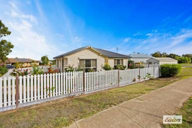 House For Sale - VIC - Stawell - 3380 - Centrally Positioned Low Maintenance Opportunity (Image 2)