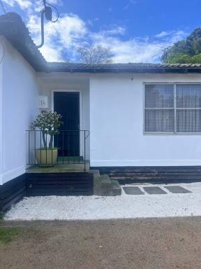 House Leased - VIC - Frankston North - 3200 - Fully Renovated 3-Bedroom Home in Quiet Court Move-In Ready  (Image 2)