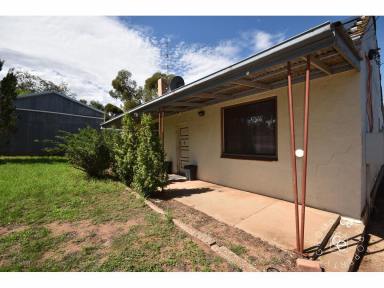 House For Lease - SA - Mannum - 5238 - Quaint Stone Home (Image 2)