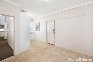 House For Sale - NSW - Wagga Wagga - 2650 - Central Wagga Investment  (Image 2)