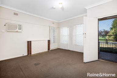 House For Sale - NSW - Wagga Wagga - 2650 - Central Wagga Investment  (Image 2)