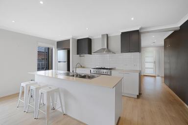 House For Sale - VIC - Warragul - 3820 - Quiet Court Living with Space, Access & Convenience  (Image 2)