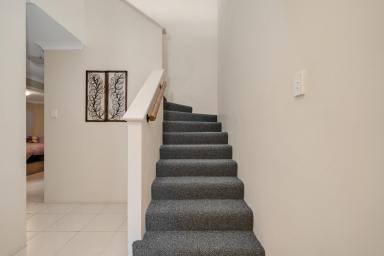 Townhouse For Sale - WA - Mandurah - 6210 - Lifestyle you can only dream of - Leave your new townhouse for a short walk, grab a latte and enjoy the foreshore atmosphere.  (Image 2)